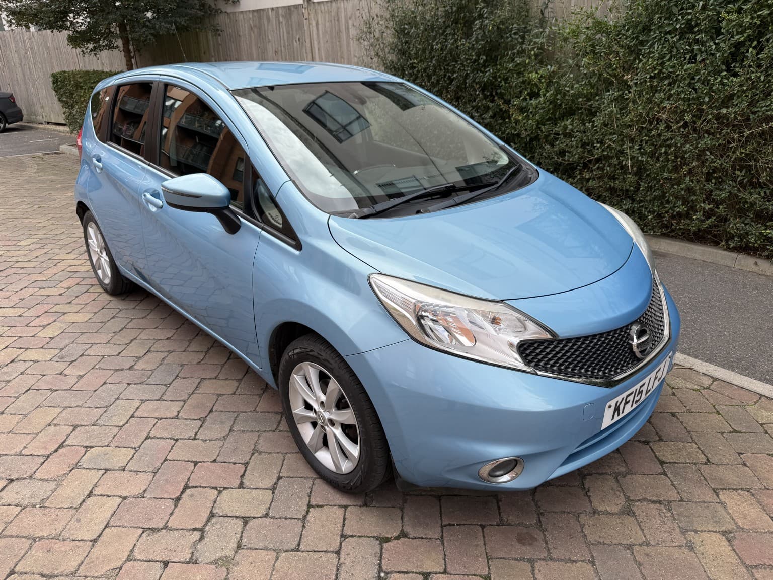 Nissan Note - image 1 of 38