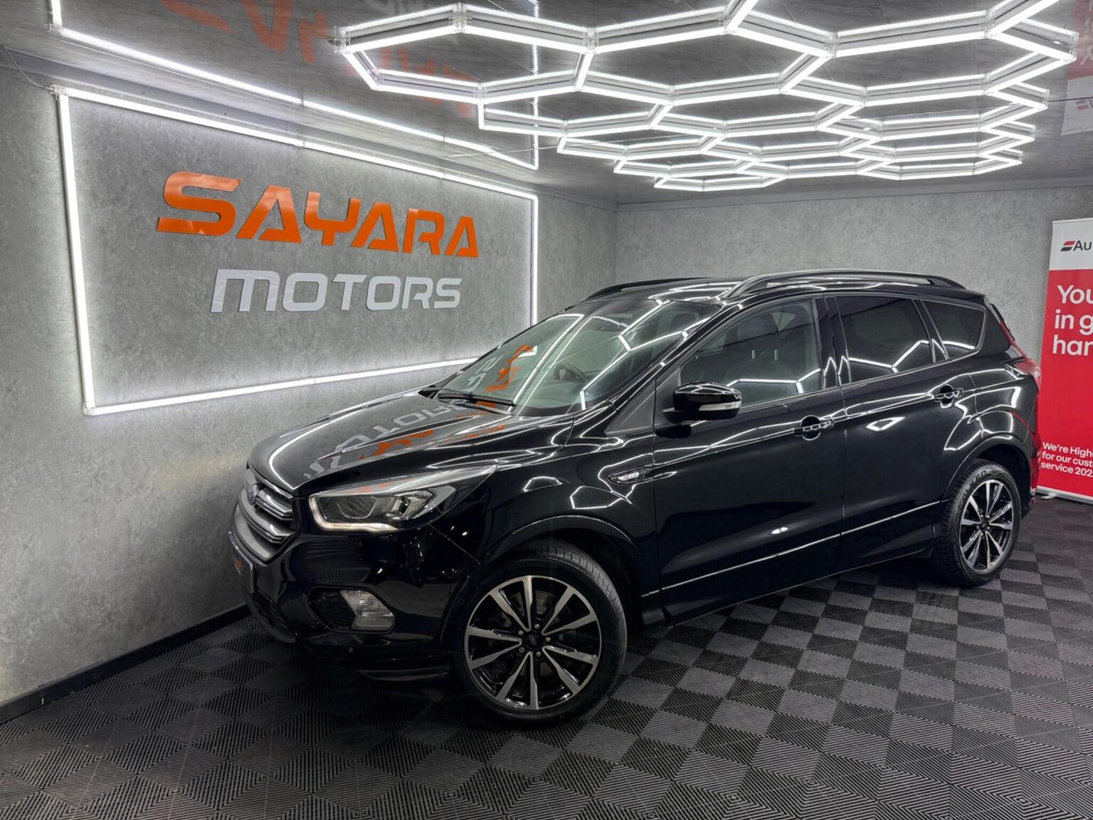 Ford Kuga - image 1 of 37