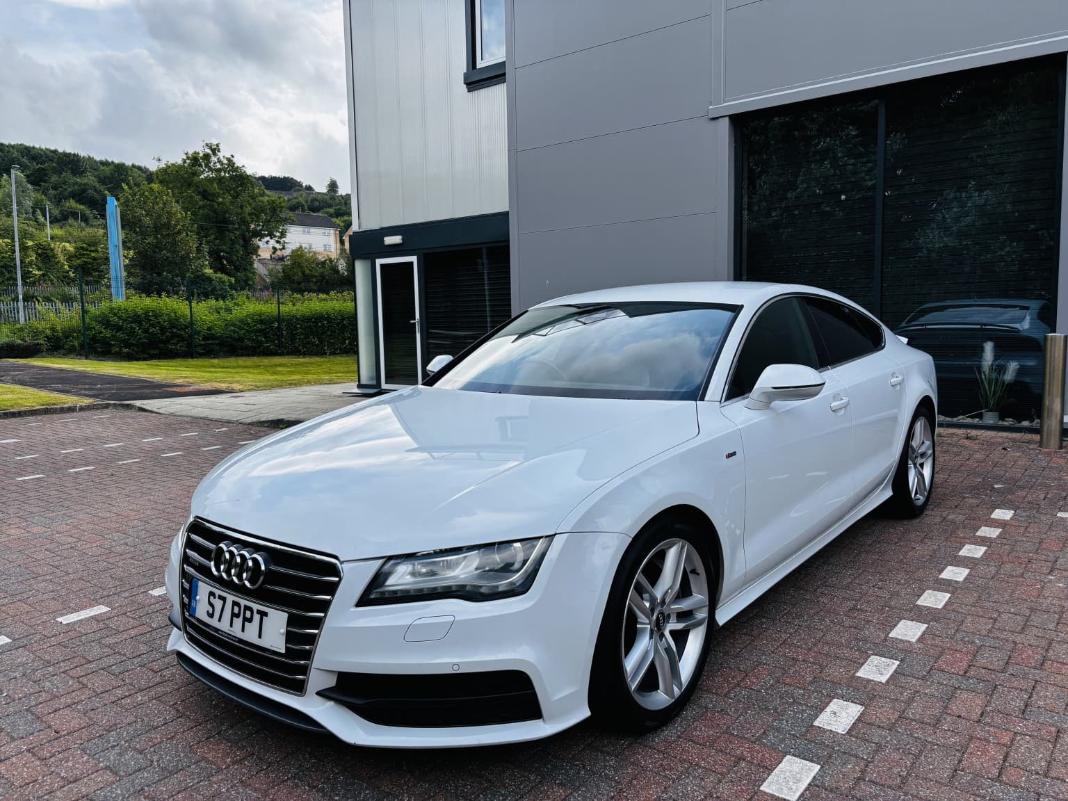 Audi A7 - image 1 of 57