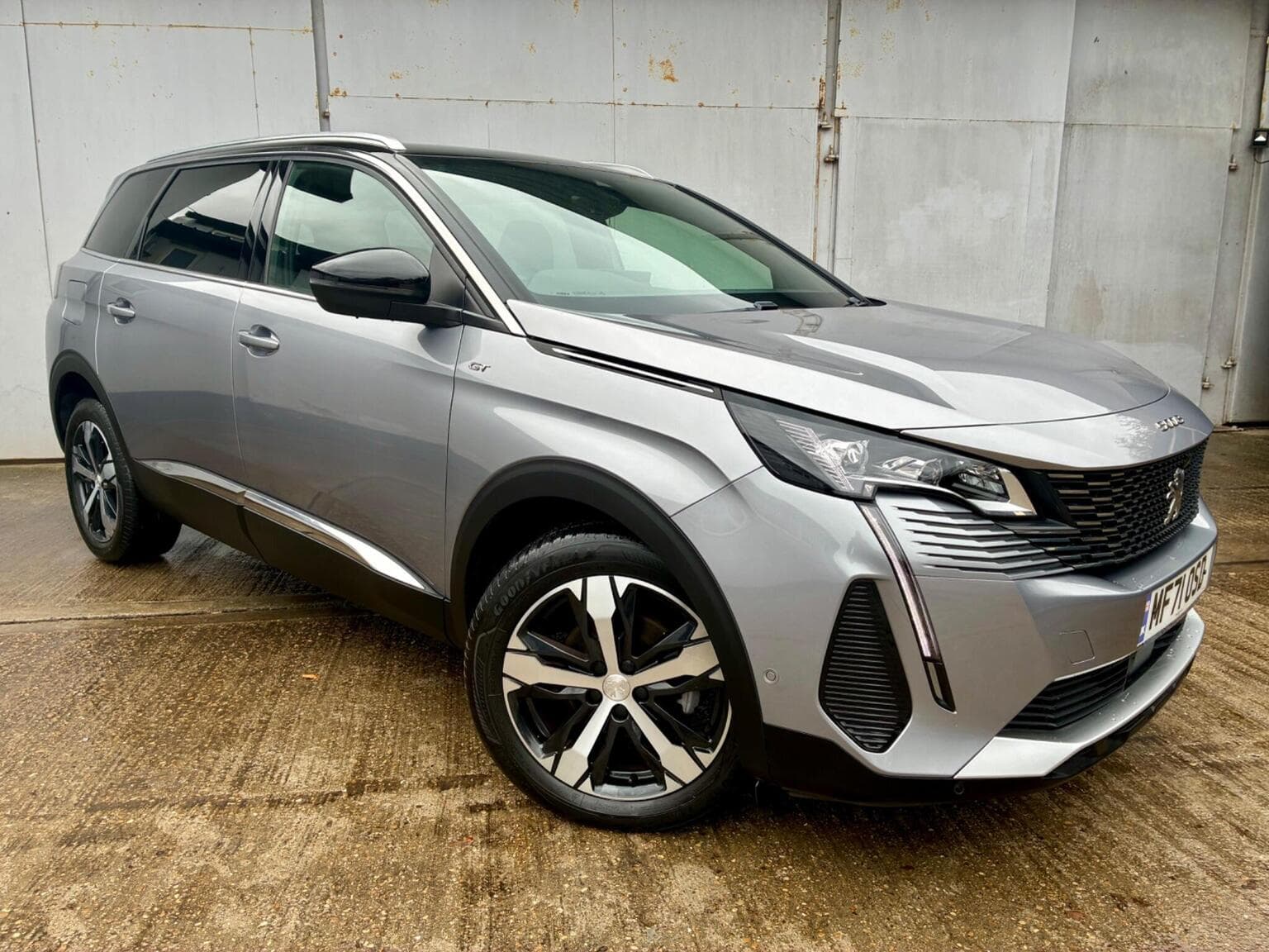 Peugeot 5008 - image 1 of 69
