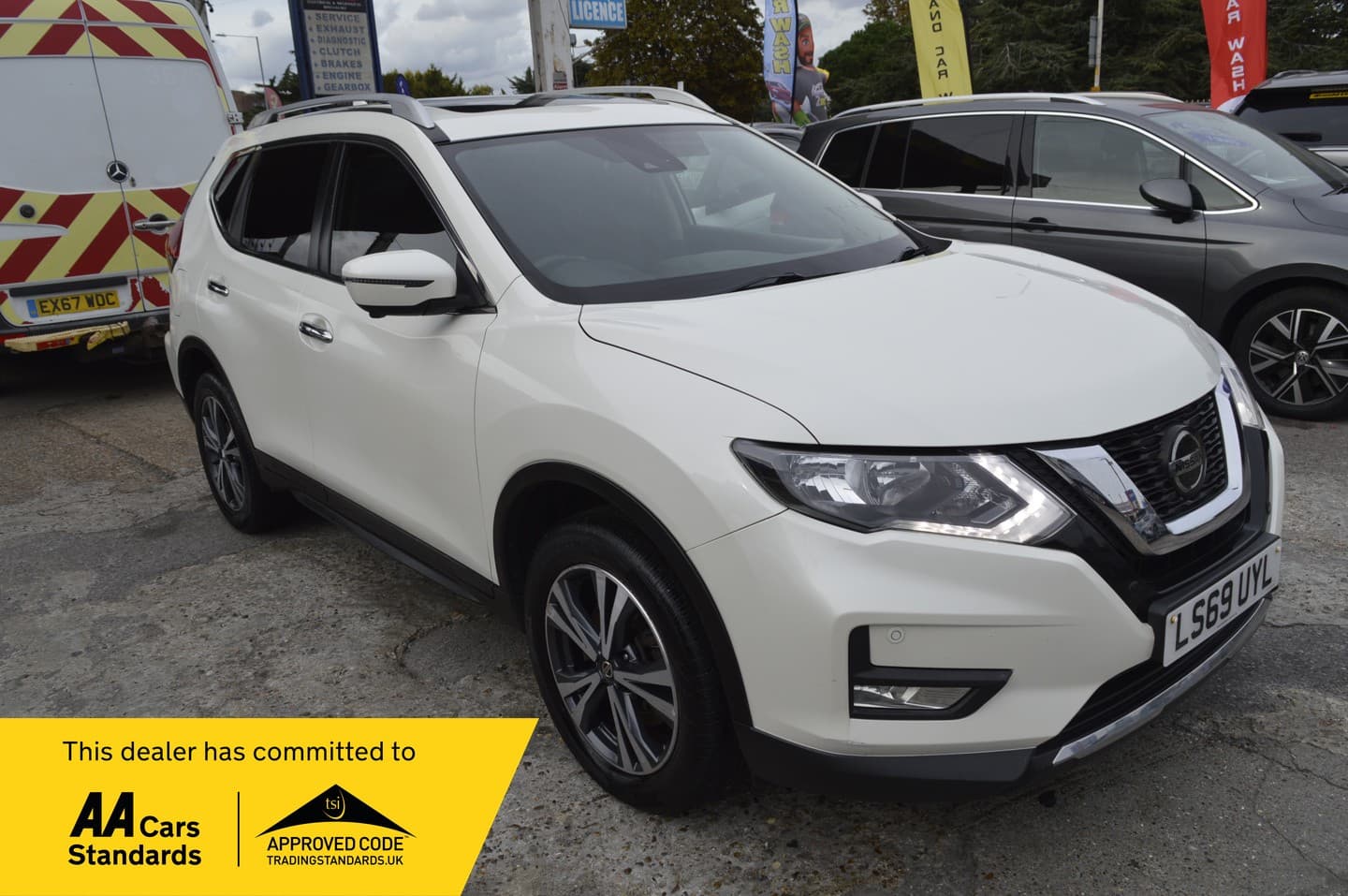 Nissan X-Trail - image 1 of 28