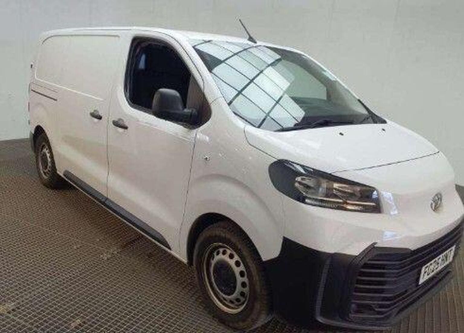 Toyota Proace - image 1 of 7