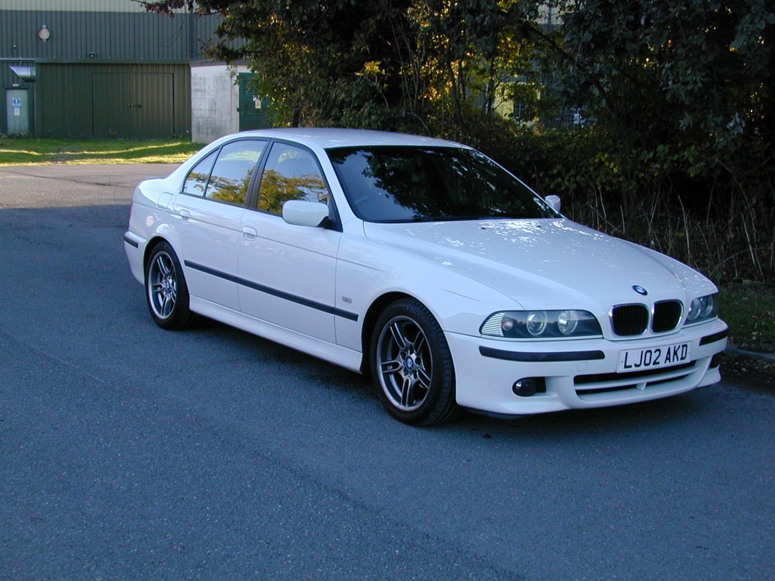 BMW 5 Series - image 1 of 47
