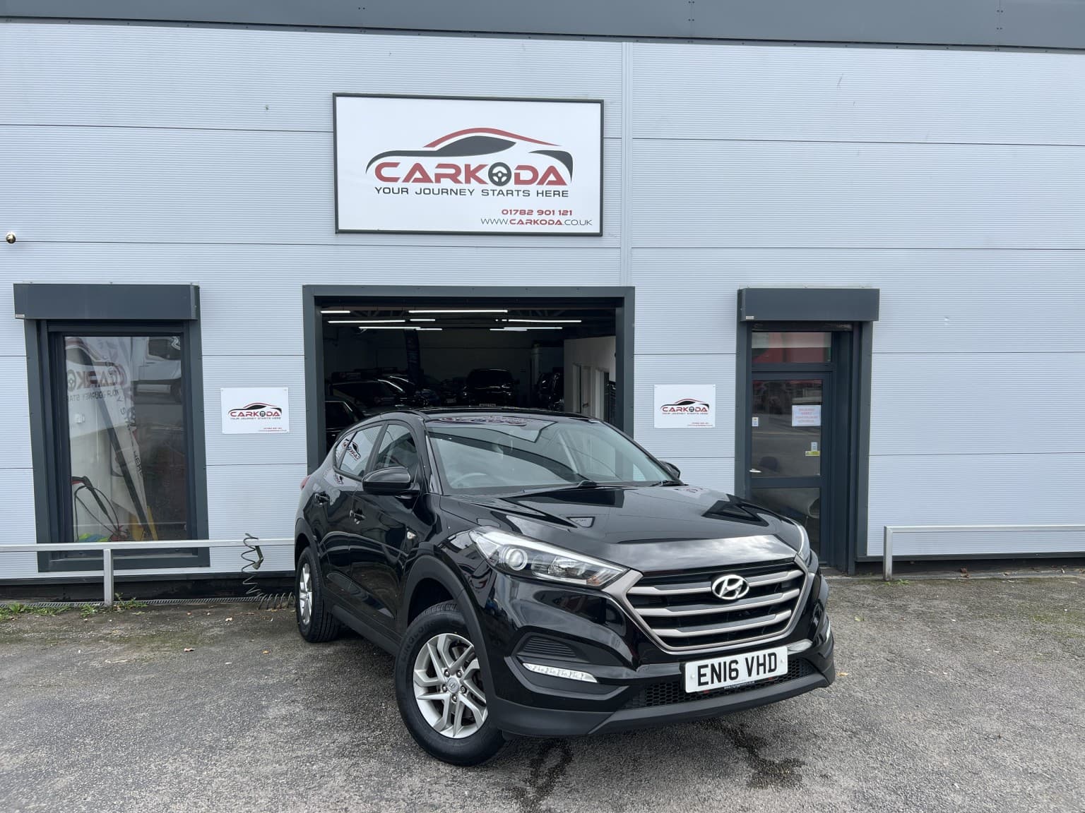 Hyundai Tucson - image 1 of 6
