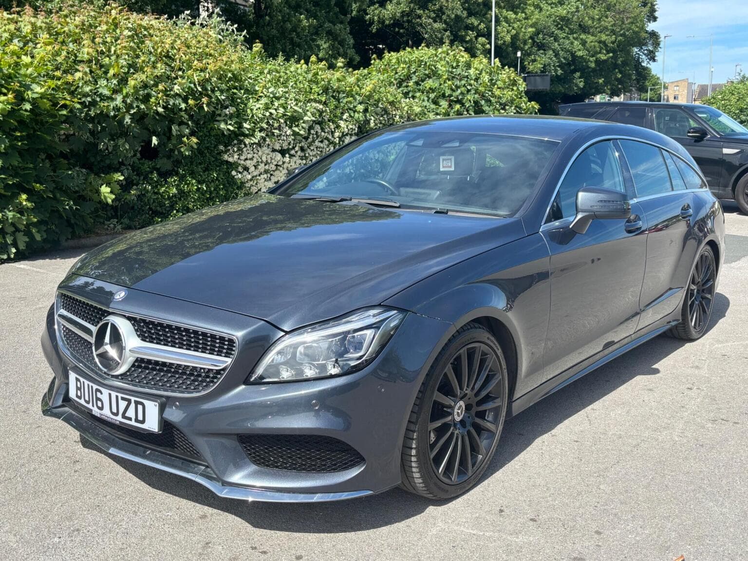 Mercedes-Benz CLS - image 1 of 42