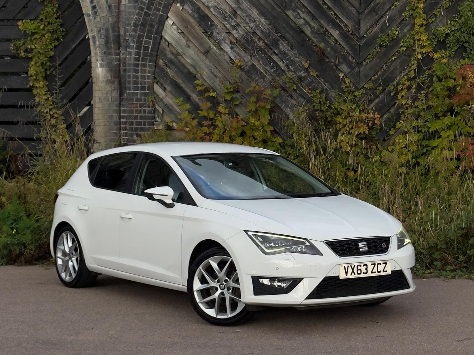 SEAT Leon - image 1 of 50