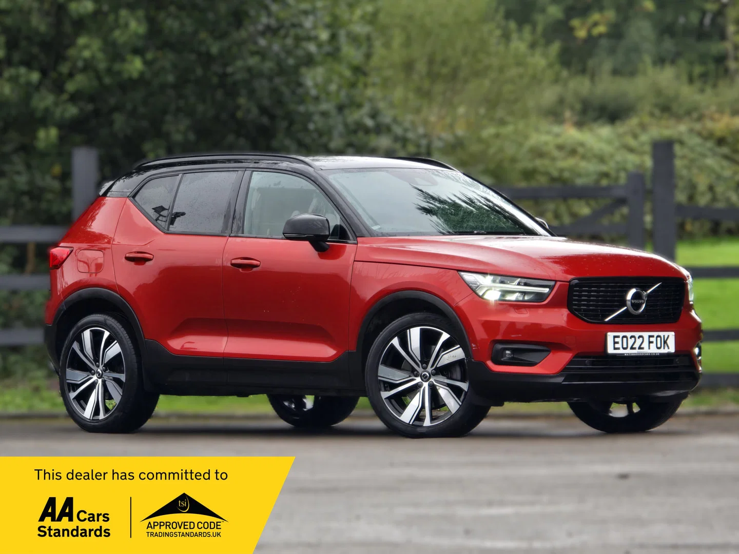 Volvo XC40 - image 1 of 17