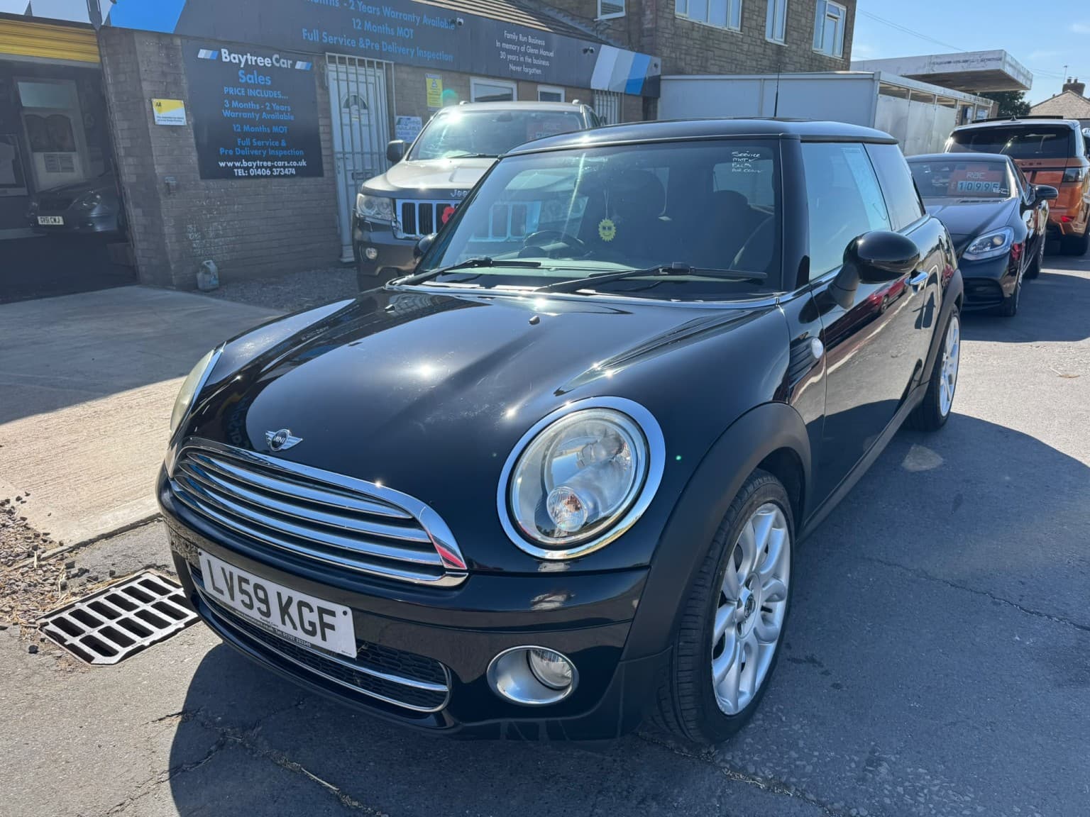 MINI Hatch - image 1 of 17