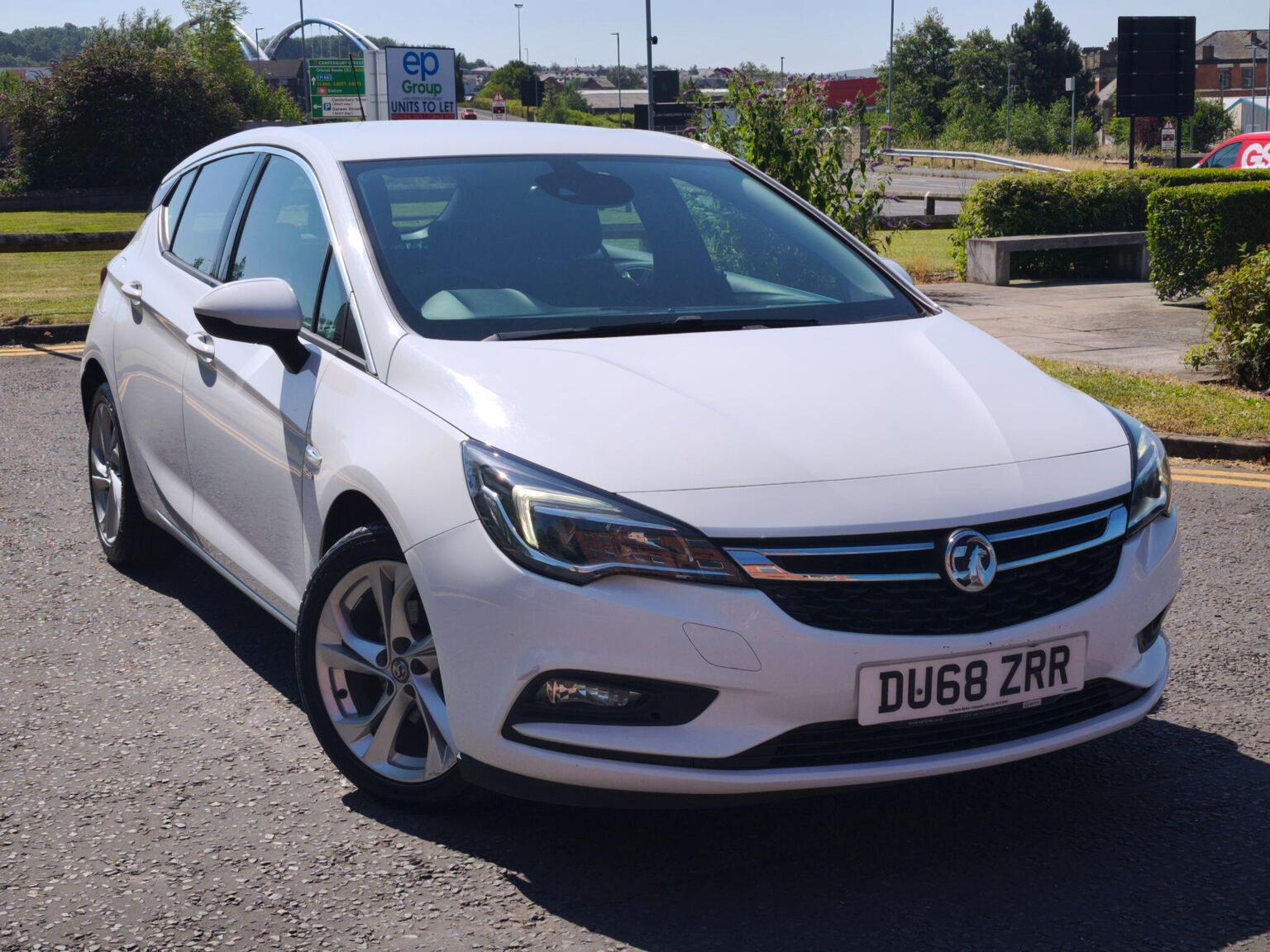 Vauxhall Astra - image 1 of 31