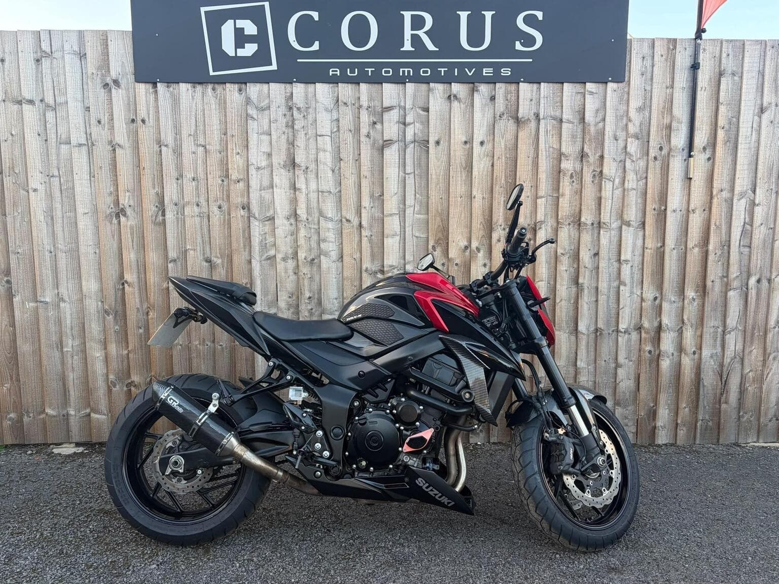 Suzuki GSX-S750 - image 1 of 25
