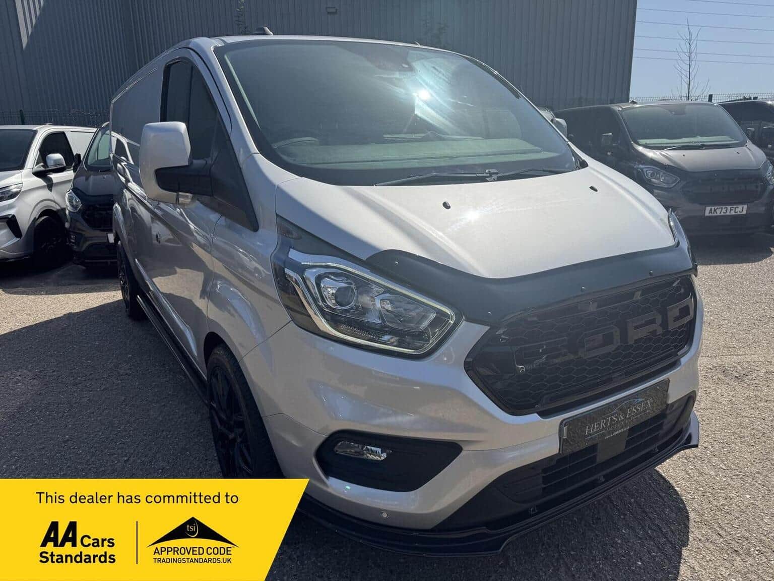 Ford Transit Custom - image 1 of 45
