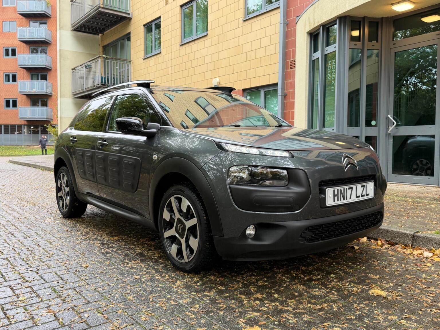 Citroen C4 Cactus - image 1 of 36