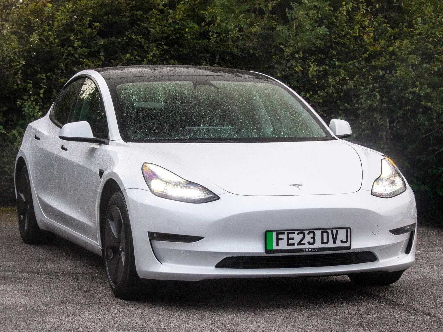 Tesla Model 3 - image 1 of 24