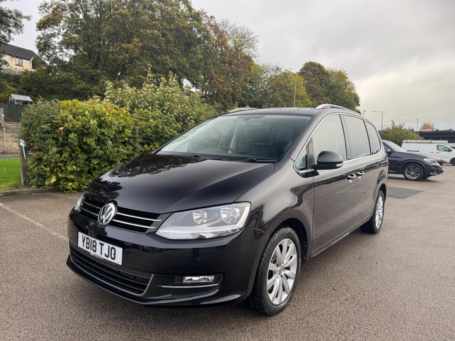 Volkswagen Sharan - image 1 of 65