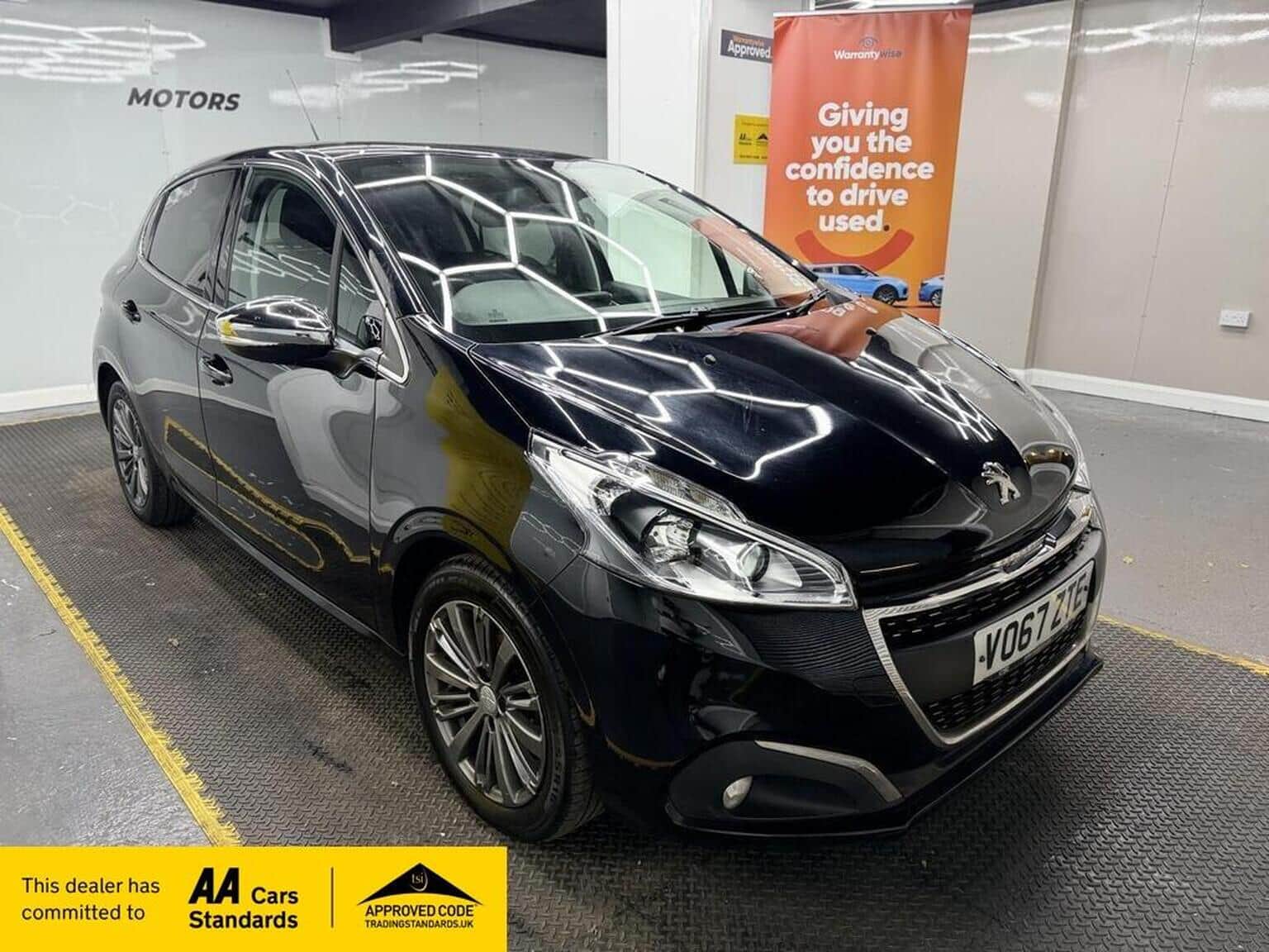 Peugeot 208 - image 1 of 30