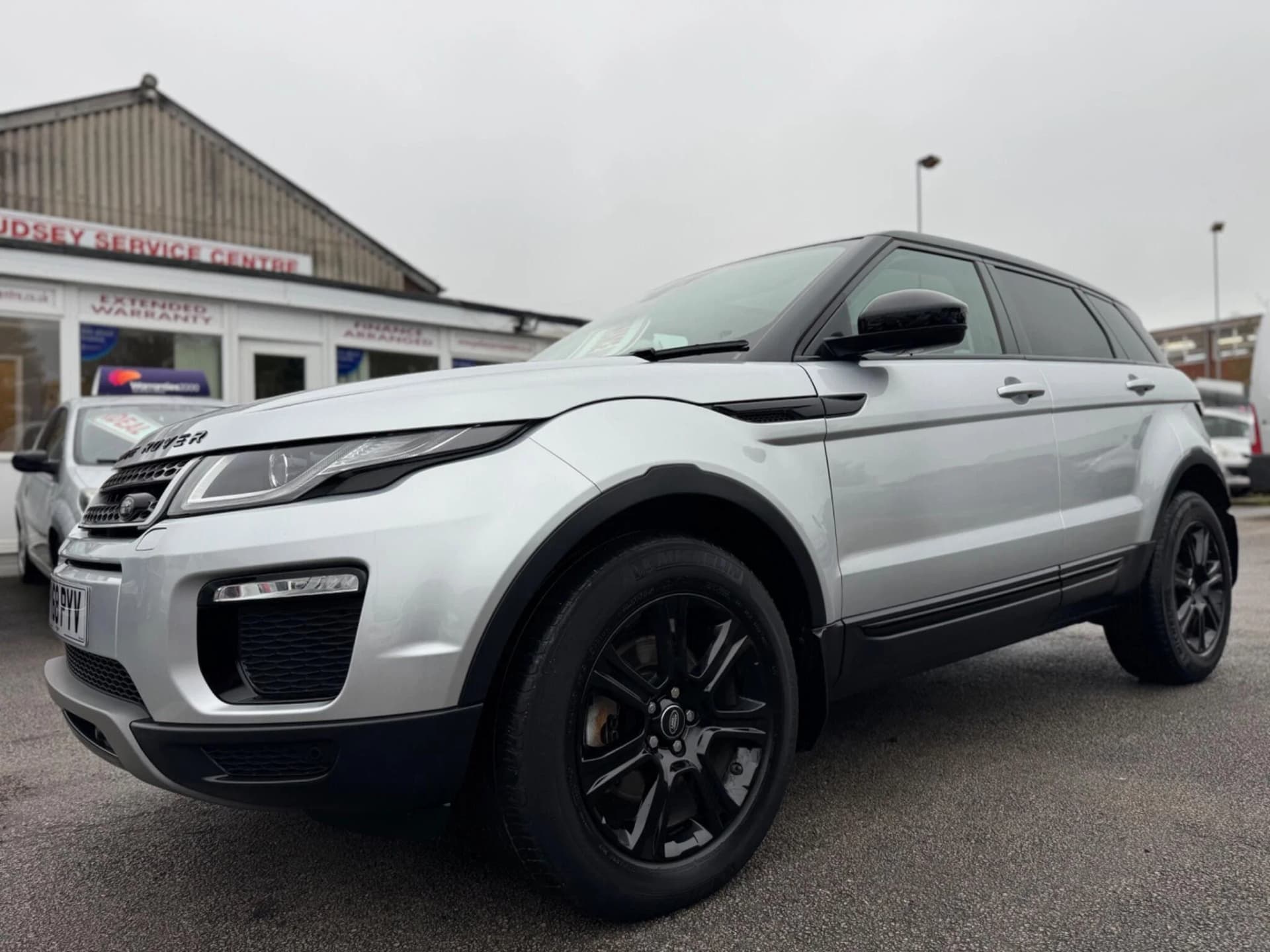 Land Rover Range Rover Evoque - image 1 of 98