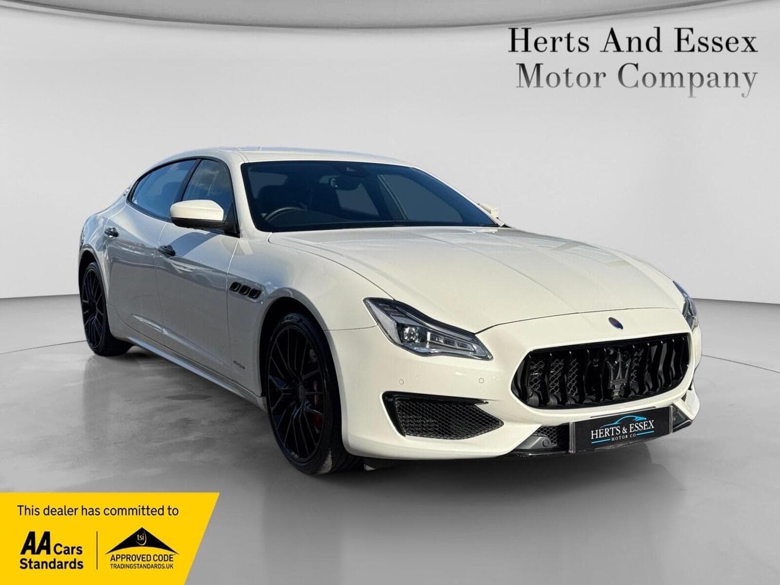 Maserati Quattroporte - image 1 of 60
