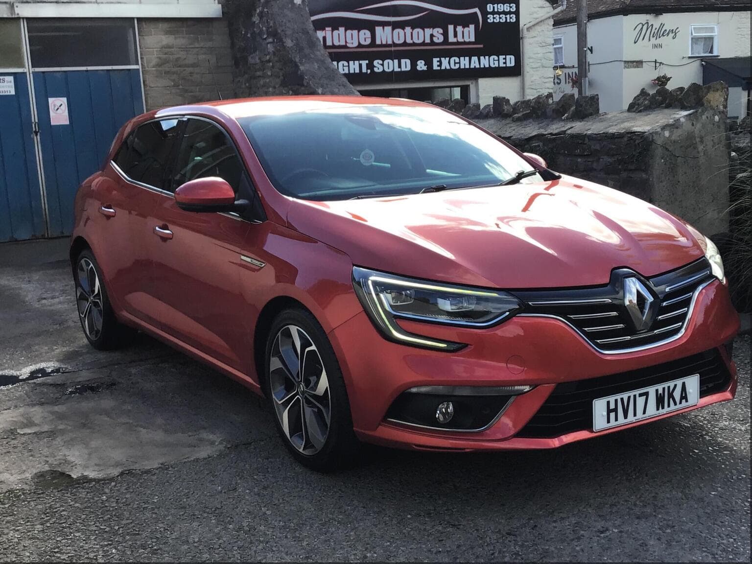 Renault Megane - image 1 of 18