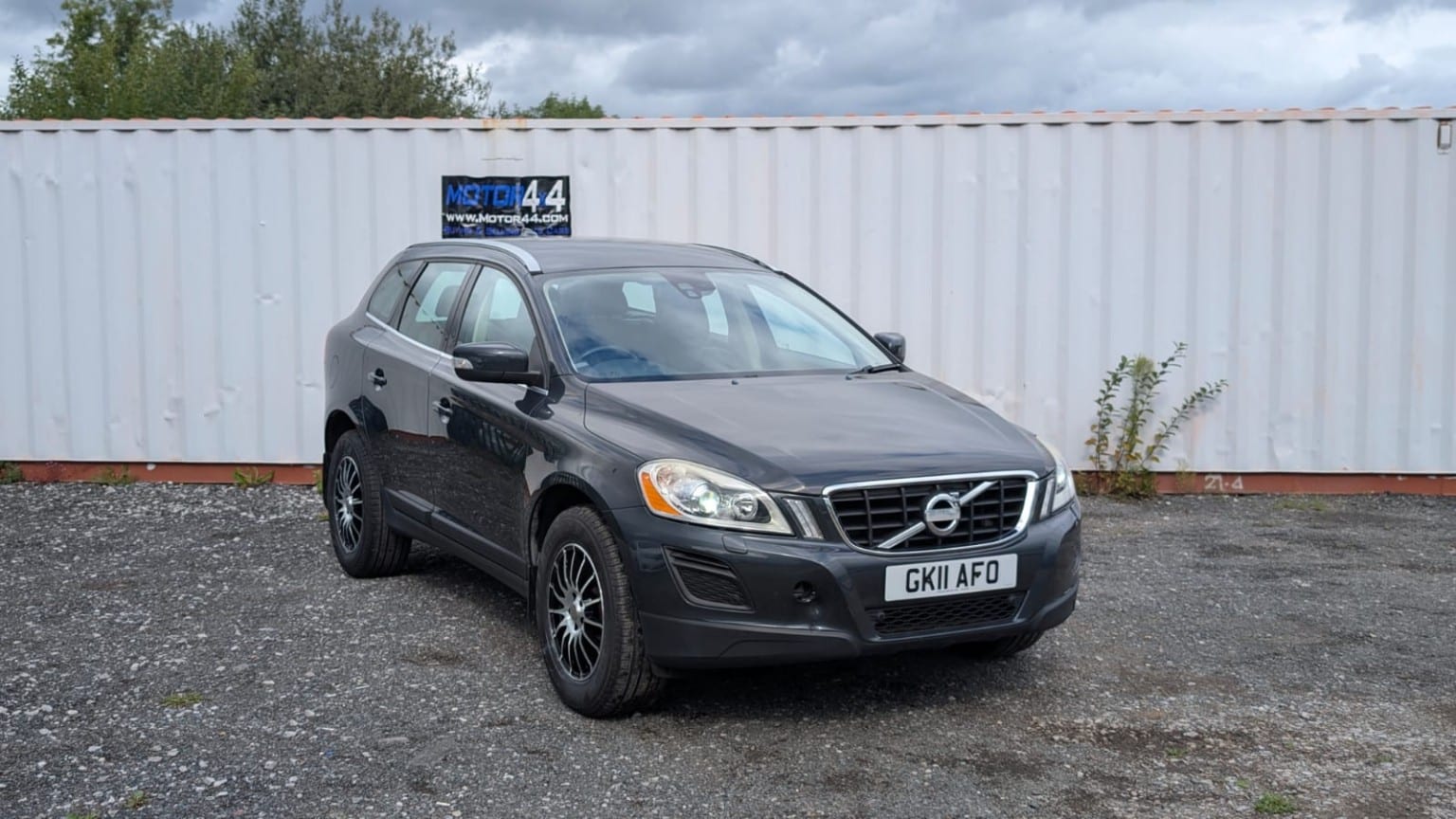 Volvo XC60 - image 1 of 60