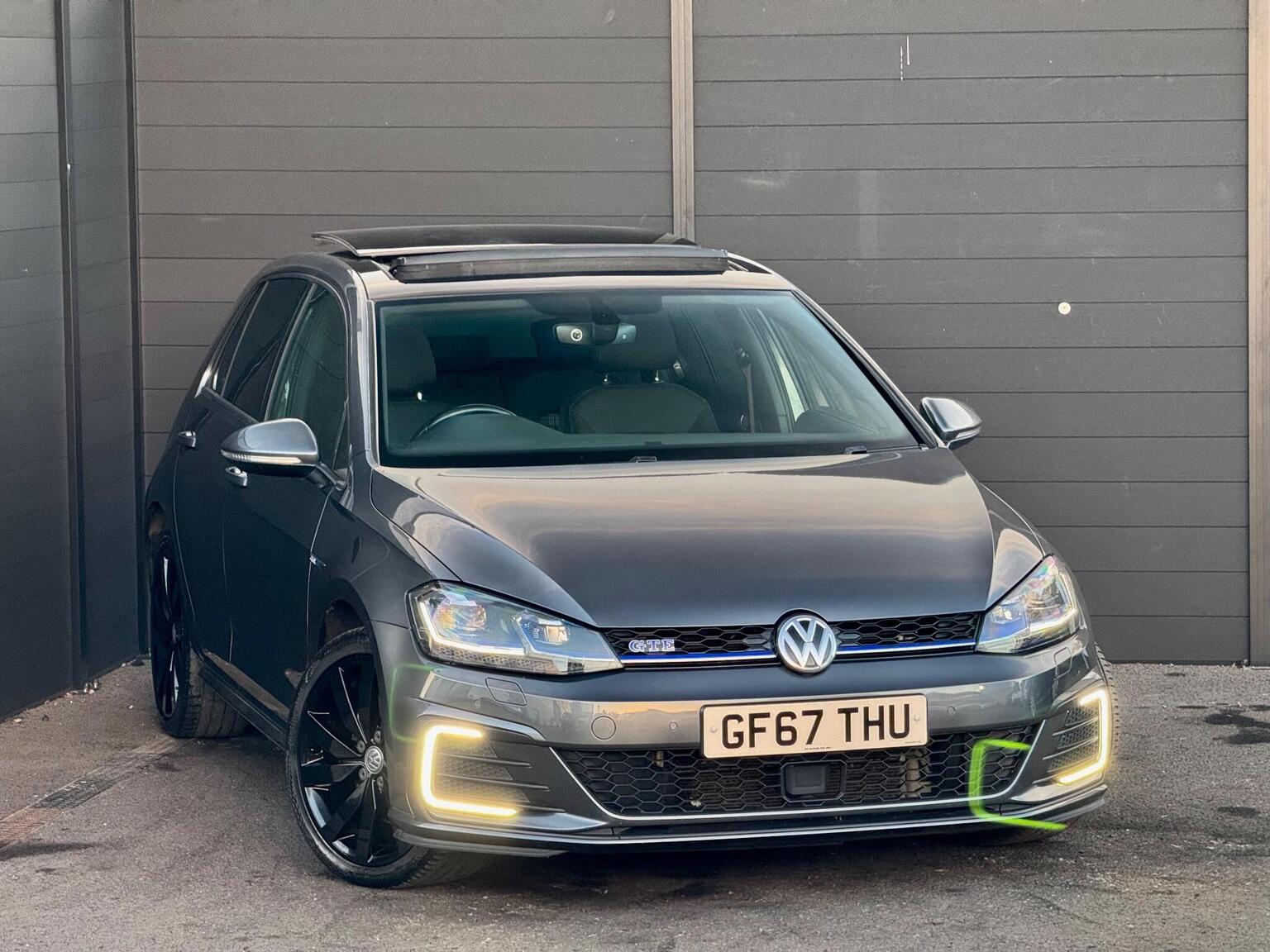 Volkswagen Golf - image 1 of 74