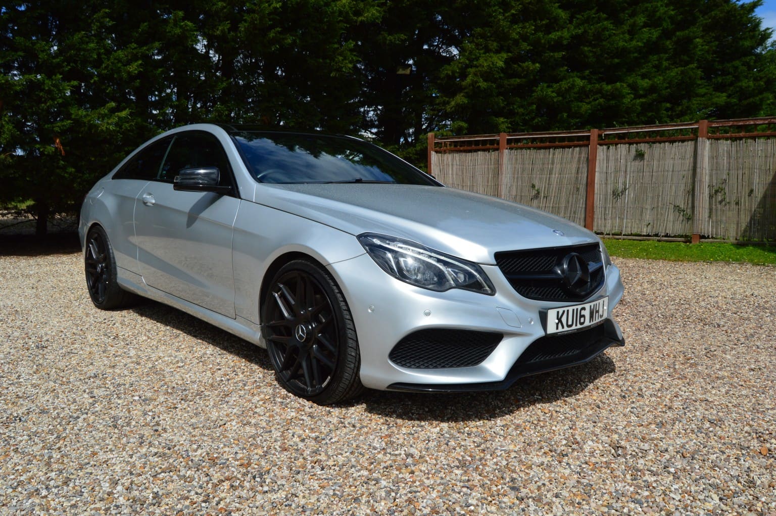Mercedes-Benz E Class - image 1 of 43