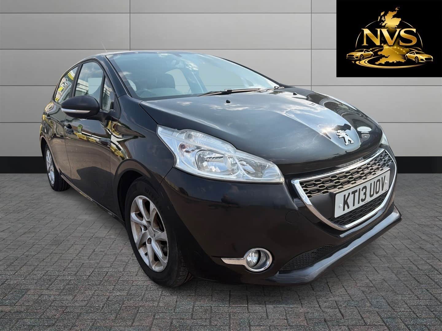 Peugeot 208 - image 1 of 13