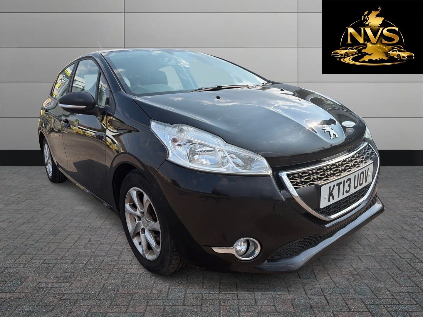 Peugeot 208 - image 1 of 13