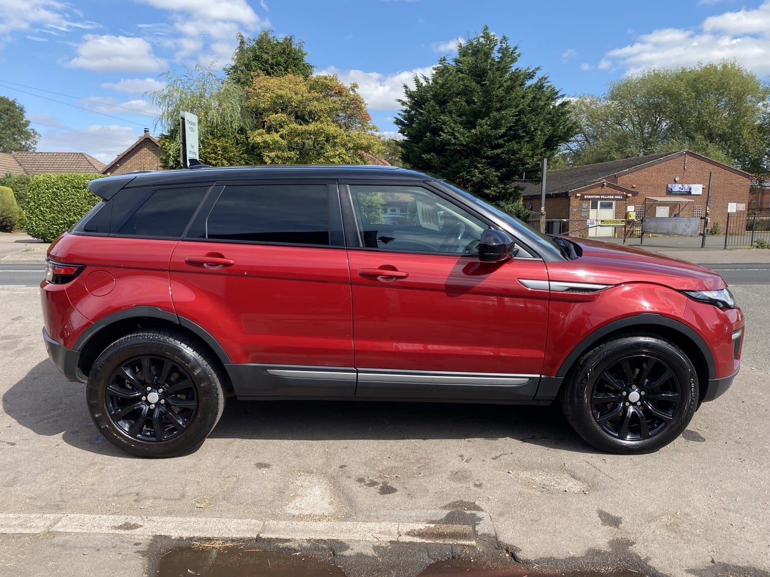 Land Rover Range Rover Evoque - image 1 of 33